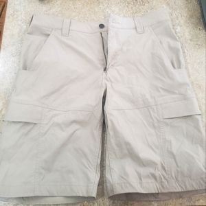 Men's Carhartt Khaki shorts.